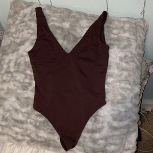 COPY - Aritzia Babaton Contour Bodysuit
